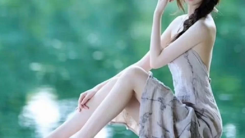 每日主题大赛与海角精选聚集地:水边混剪视频为什么出现两个人影播放预览封面
